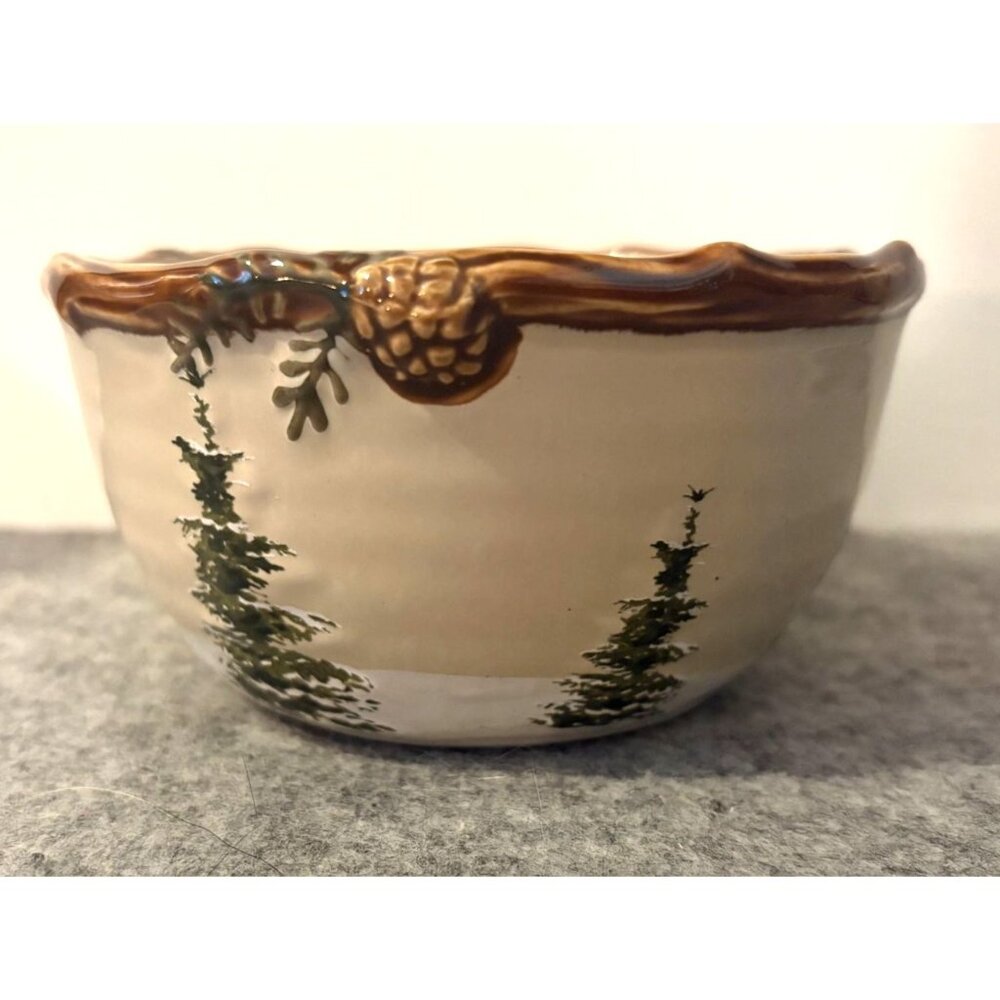 St Nicholas Square Snow Valley Bowl 5.25" #2946